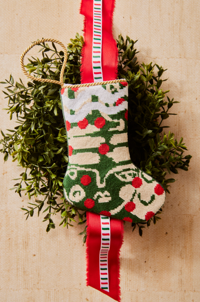 Sally King Benedict Greenery Face with Berries